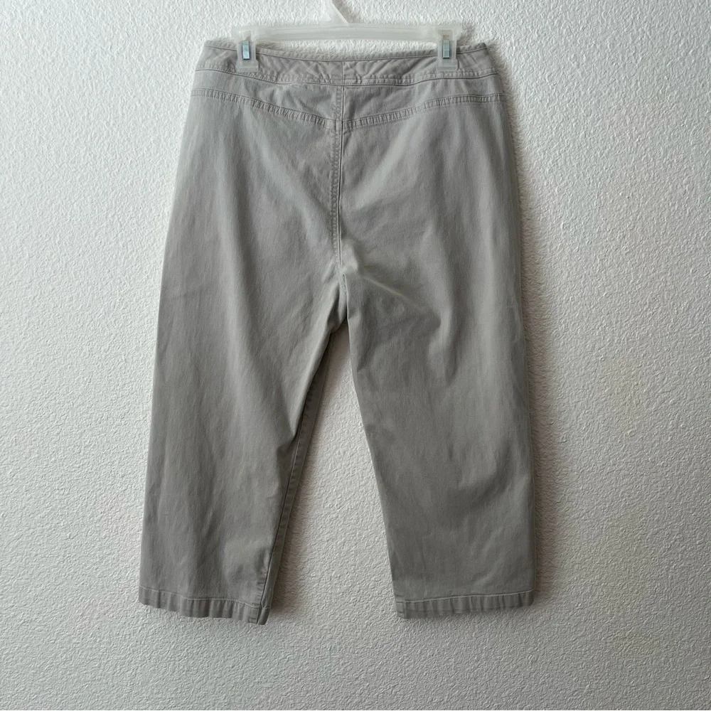 Vintage Gloria Vanderbilt Women Capri Cropped Pants Size 14P Beige Lace up Front